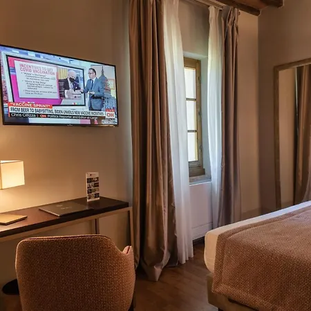 Отель Relais Della Rovere 4*