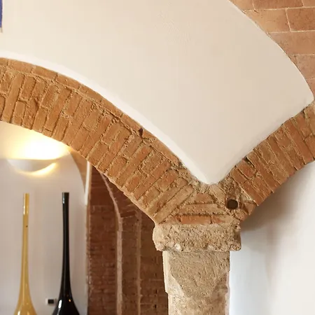 Relais Della Rovere Отель Колле-ди-Валь-д'Эльса